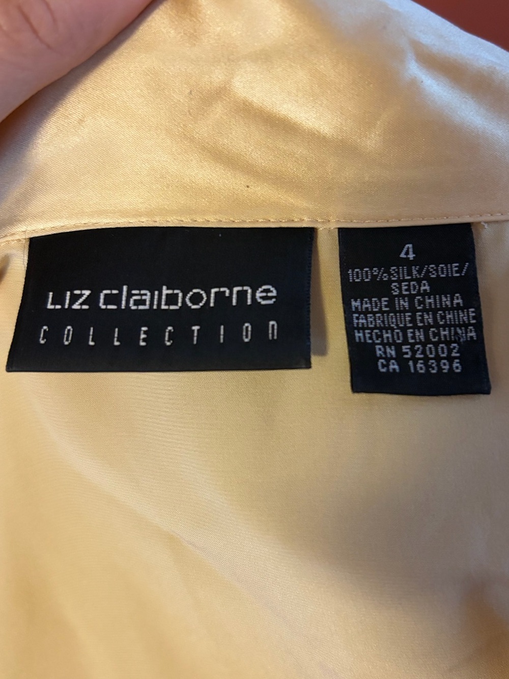 Vintage %100 silk Liz Claiborne button up blouse - Picture 5 of 9